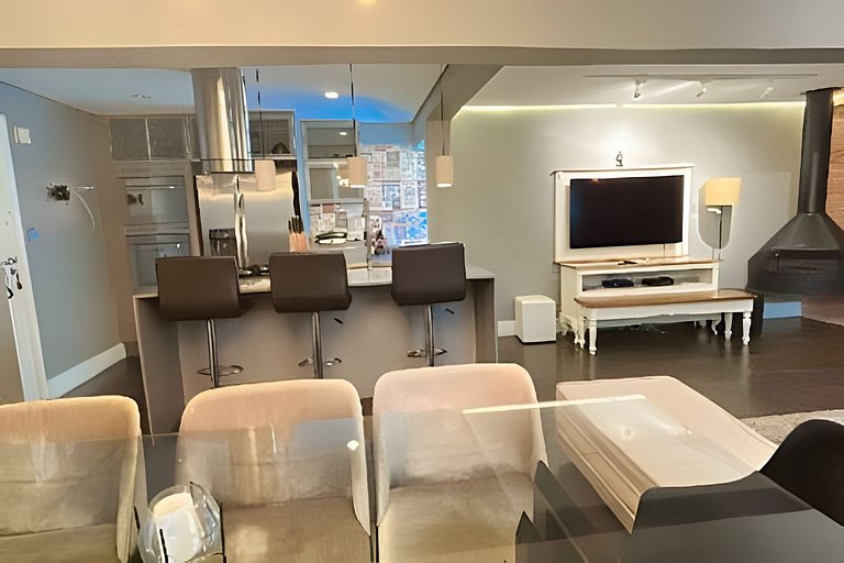 Familiar/Elegant/H Lobo:OscarFreire/Jacuzzi 4o anu
