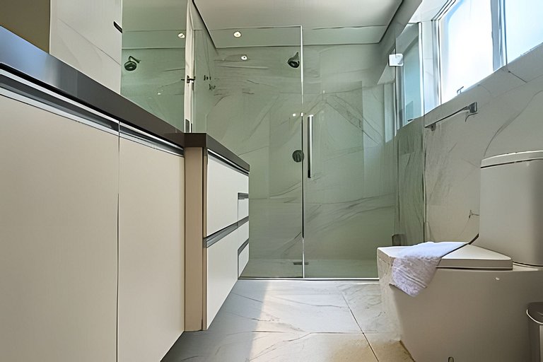 Familiar/Elegant/H Lobo:OscarFreire/Jacuzzi 4o anu