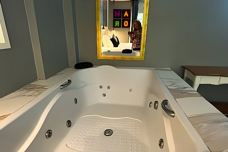 Familiar/Elegant/H Lobo:OscarFreire/Jacuzzi 4o anu